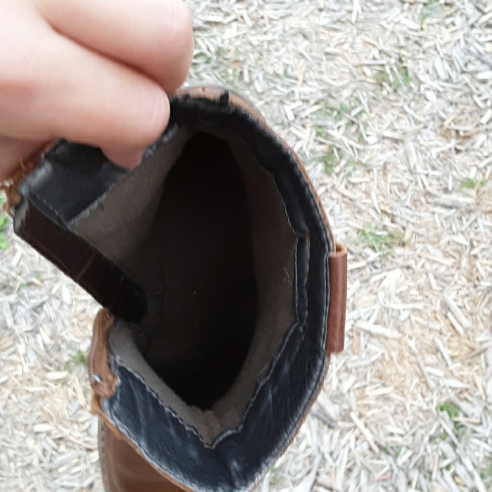 Boots - Picture 4 of 4